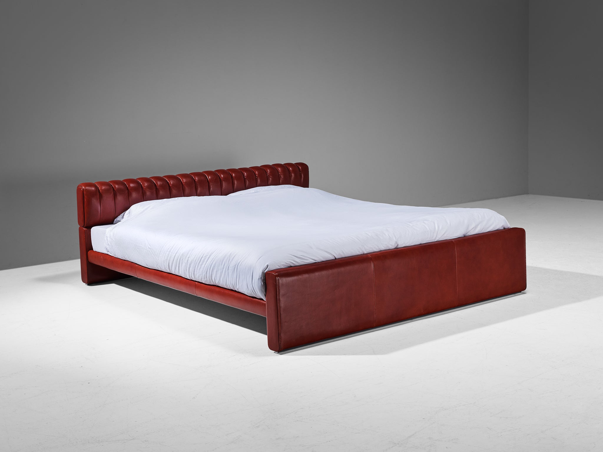 Luigi Massoni for Poltrona Frau Twin Bed Model 'Losange' in Red Leathe