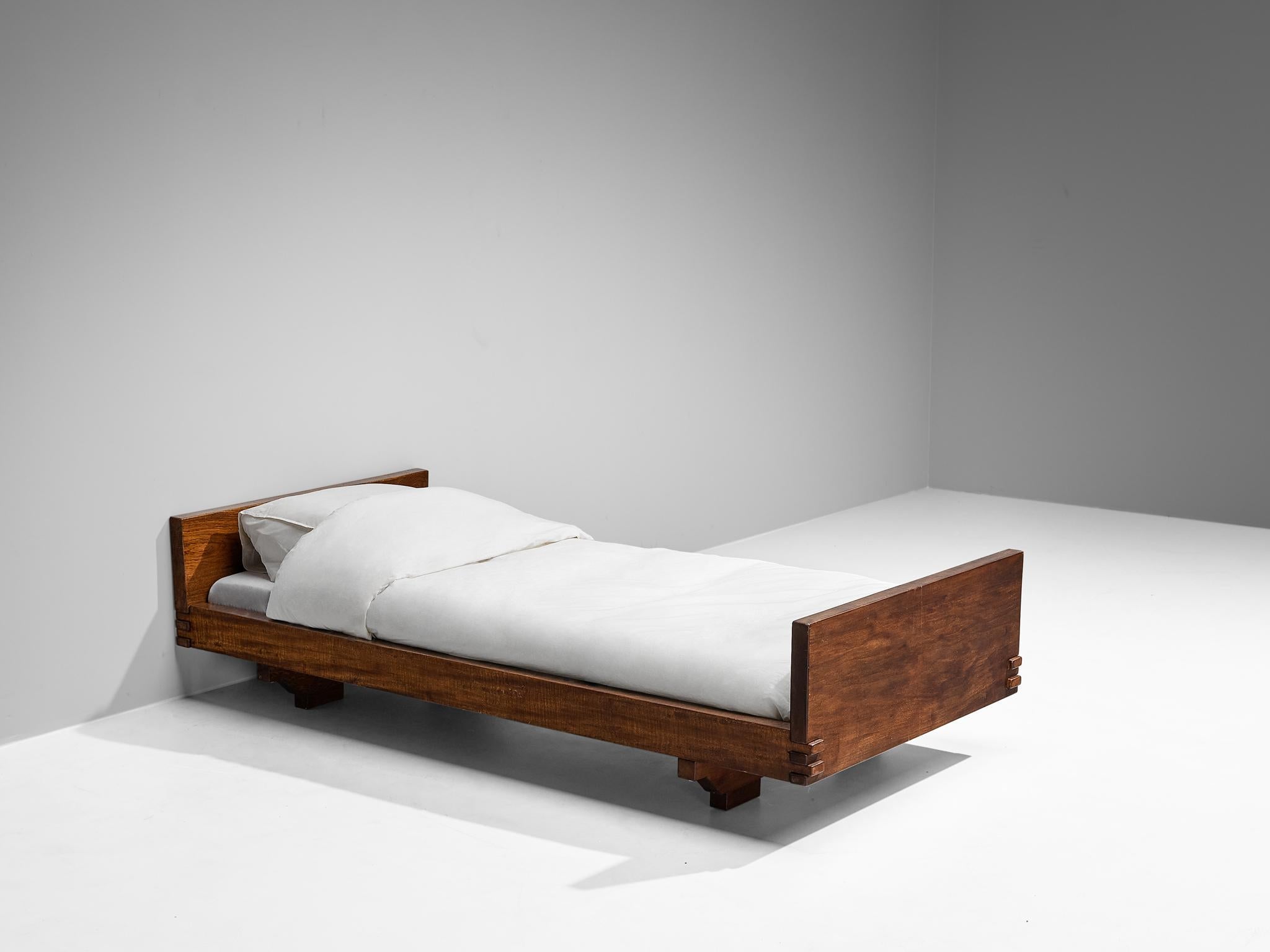 Walnut single outlet bed