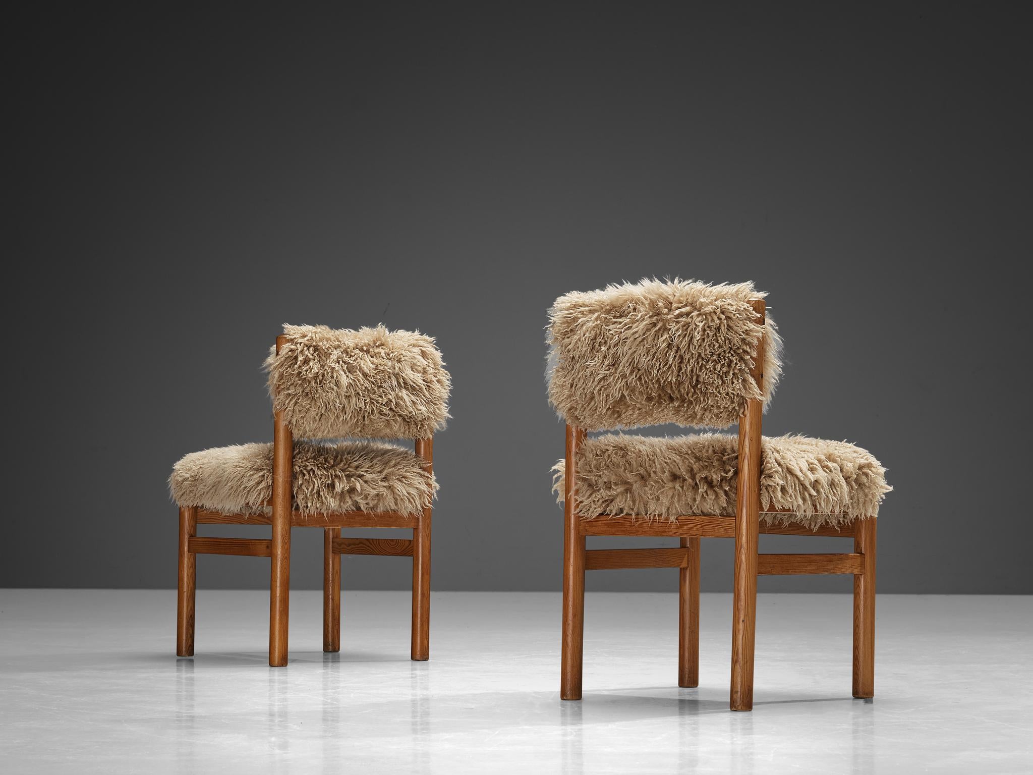 Pair of Dining Chair in Pine and Sheepskin