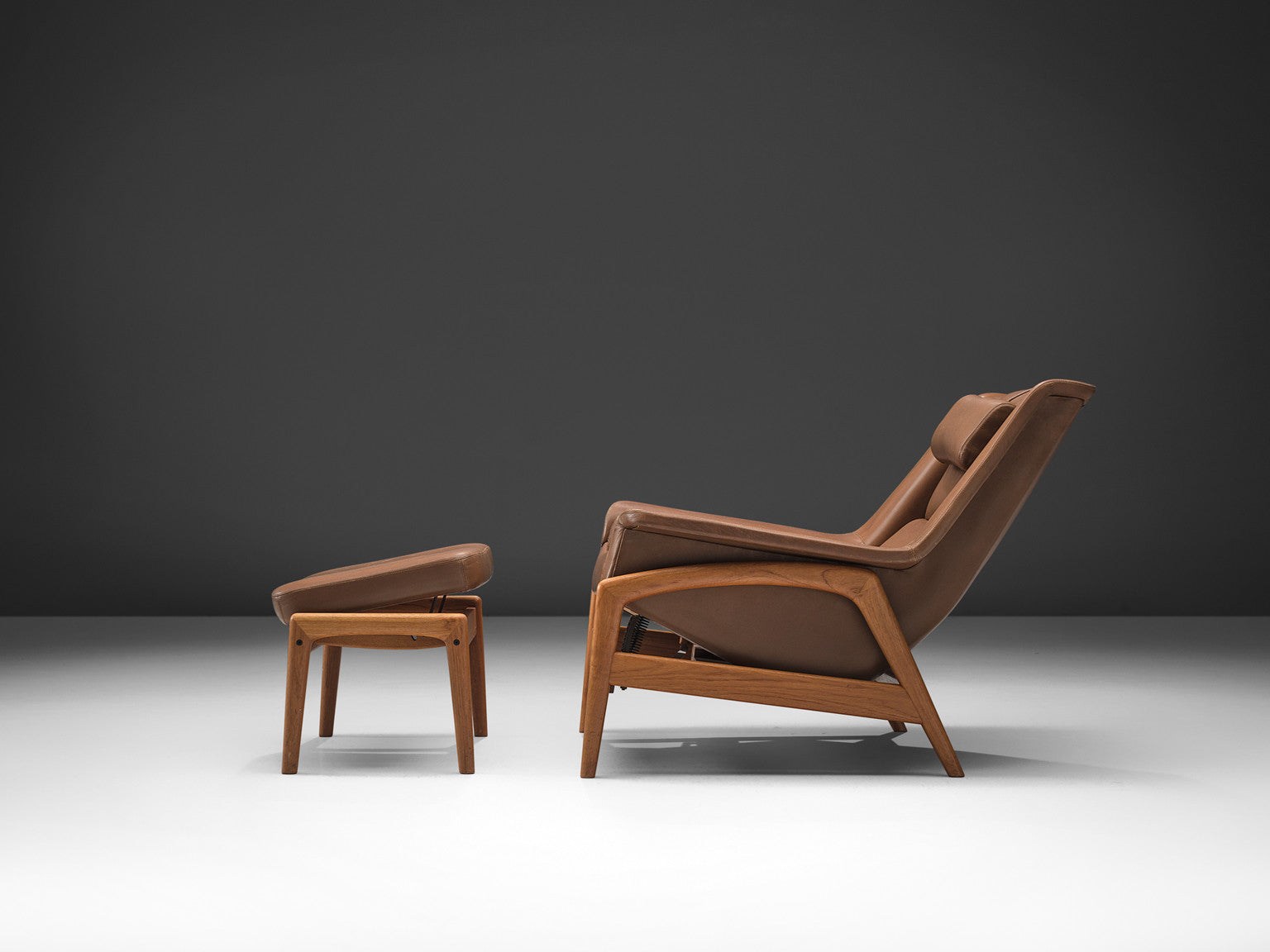 Dux lounge online chair