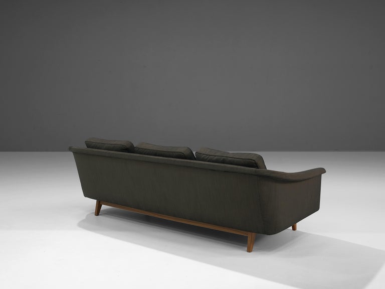 Folke Ohlsson for Dux ‘Passadena’ Sofa in Grey Upholstery and Walnut