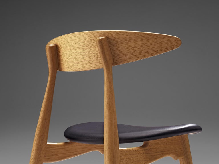 Hans J. Wegner for Carl Hansen & Søn Dining Chair in Oak and Leather