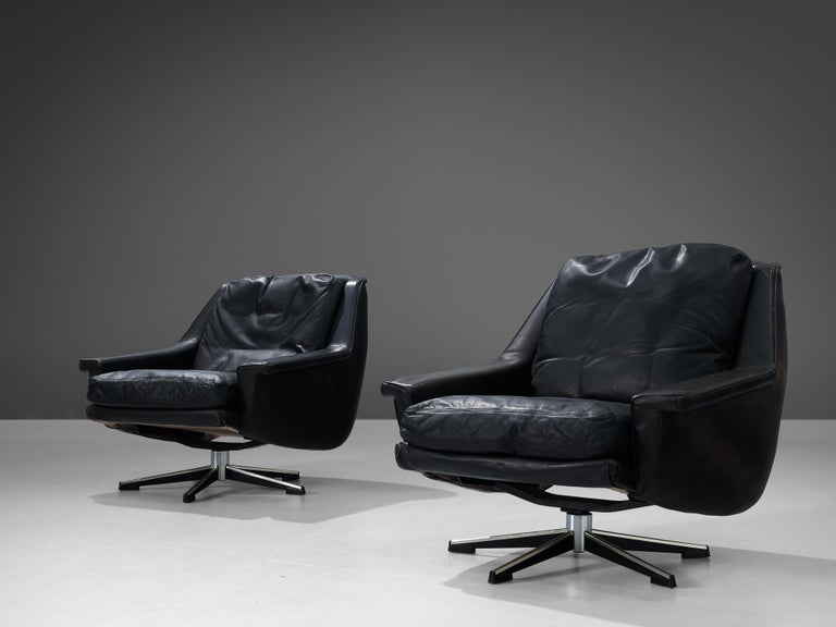 Wilkhahn Swivel Lounge Chairs in Black Leather and Metal