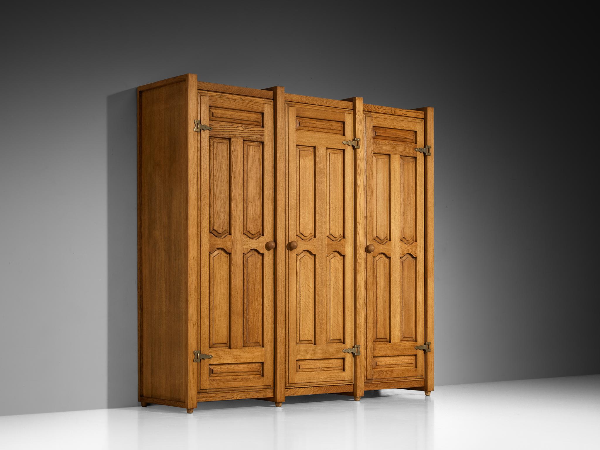 Guillerme & Chambron Wardrobe in Solid Oak