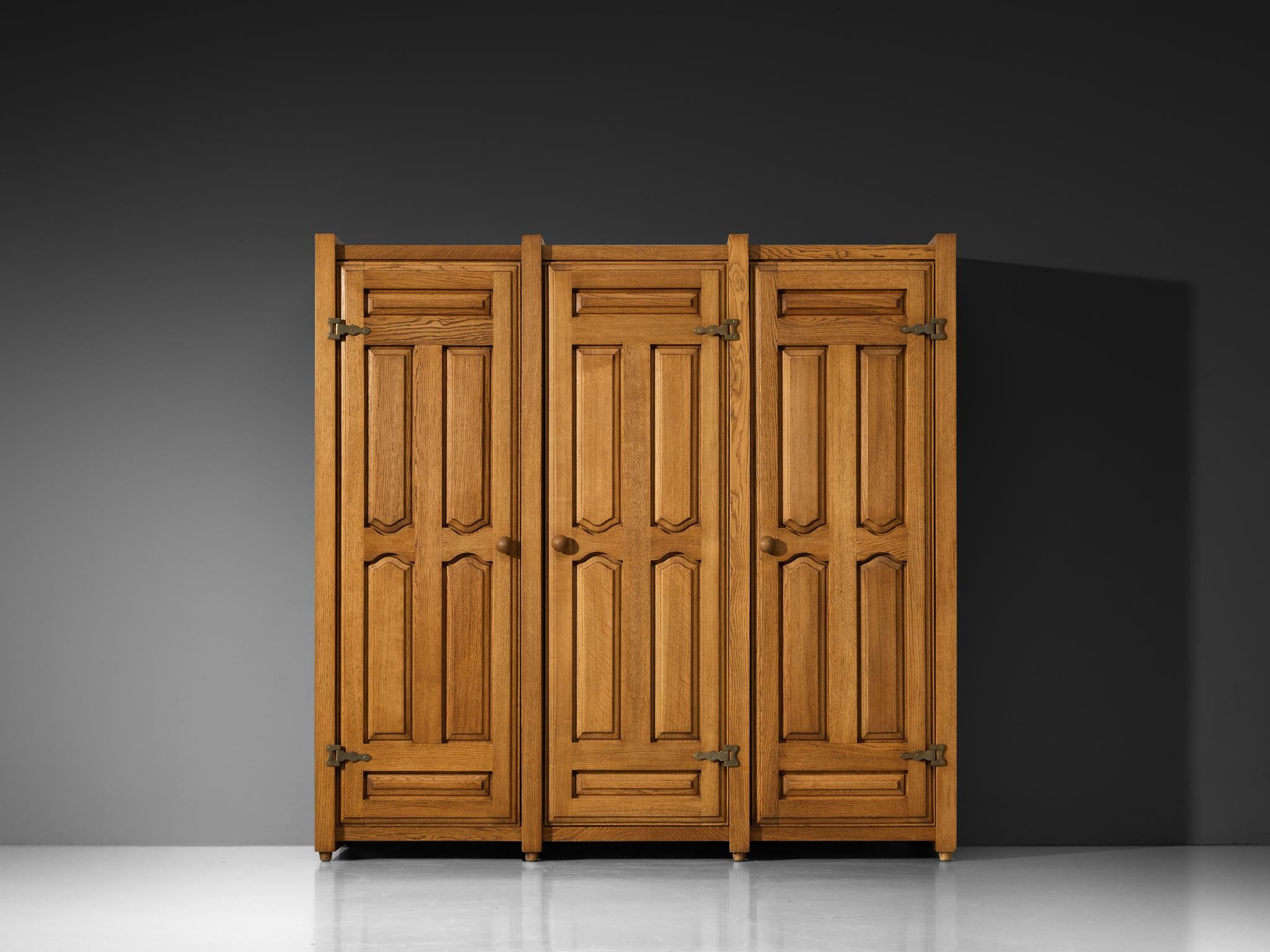 Guillerme & Chambron Wardrobe in Solid Oak