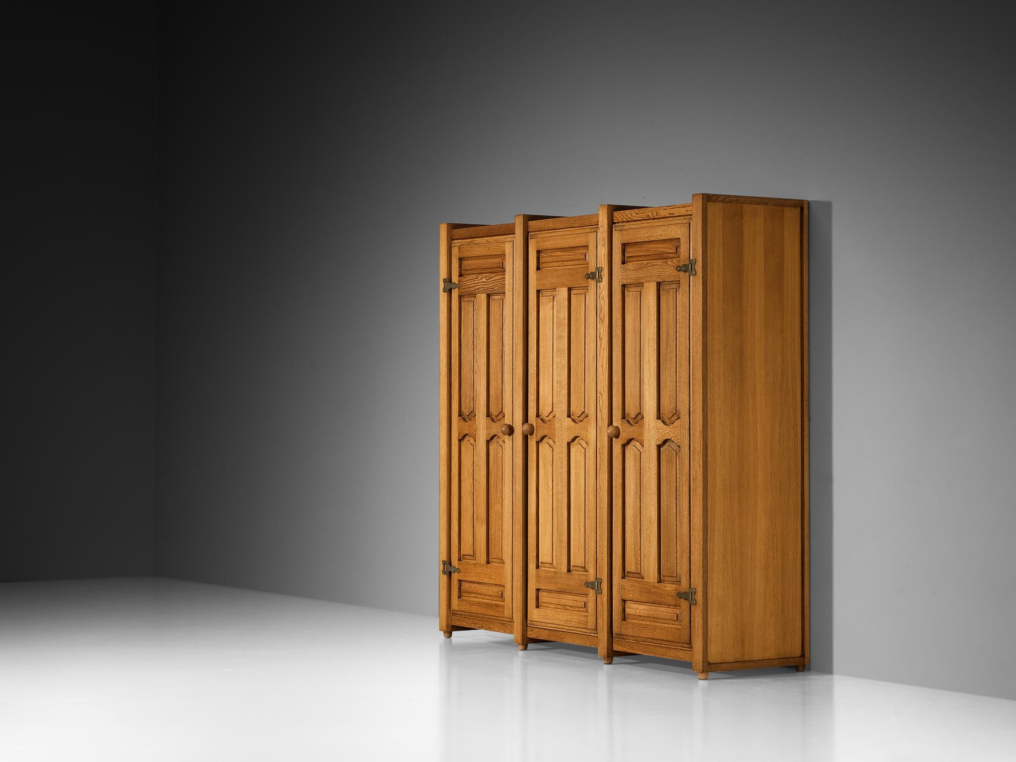 Guillerme & Chambron Wardrobe in Solid Oak