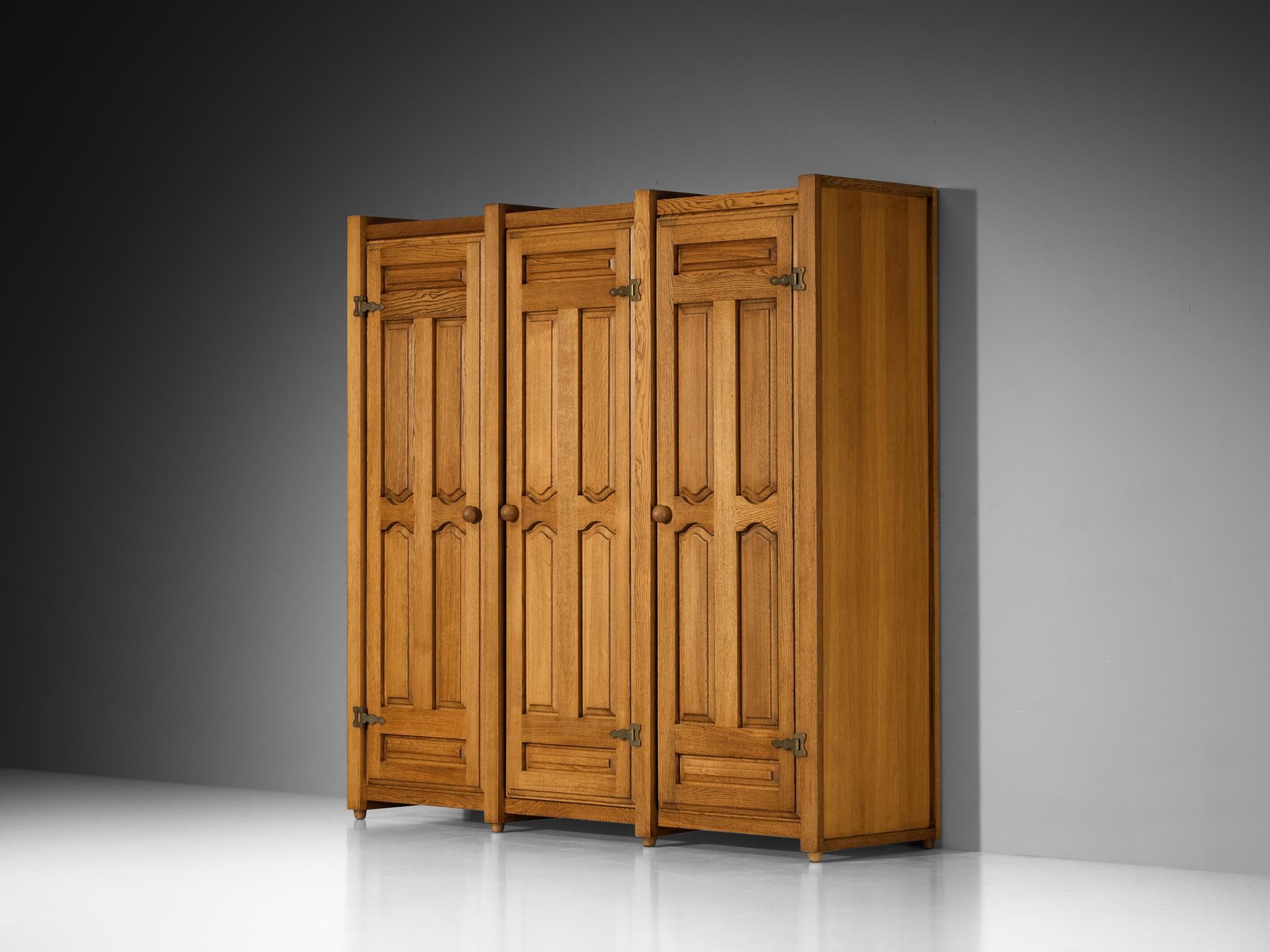 Guillerme & Chambron Wardrobe in Solid Oak