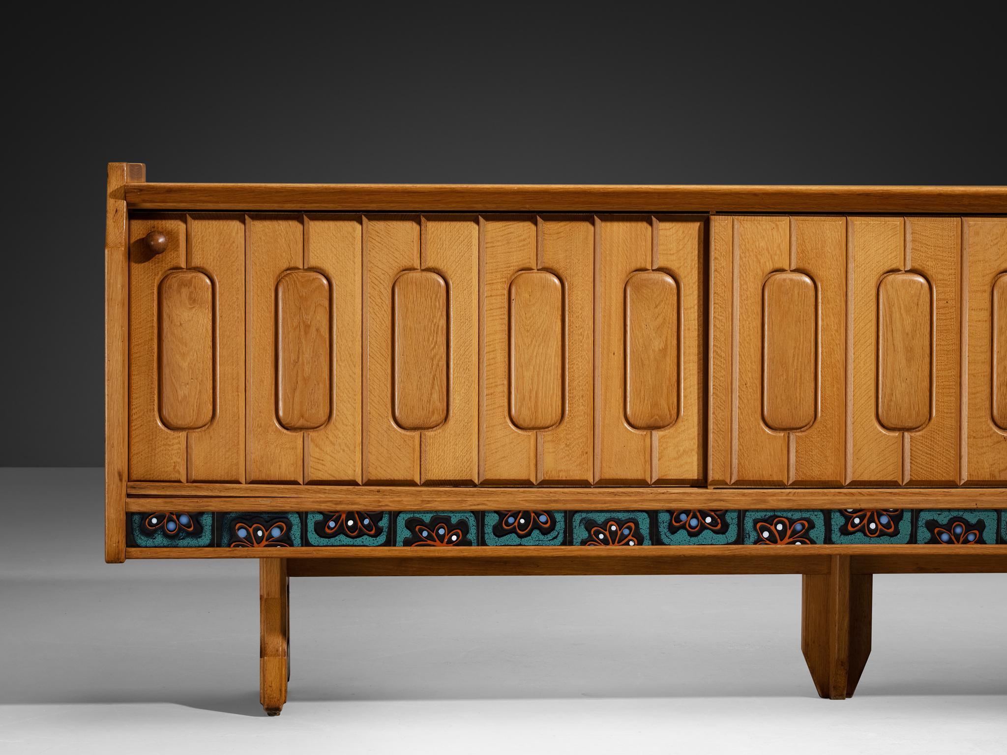 Guillerme & Chambron 'Simon' Sideboard in Oak with Ceramics