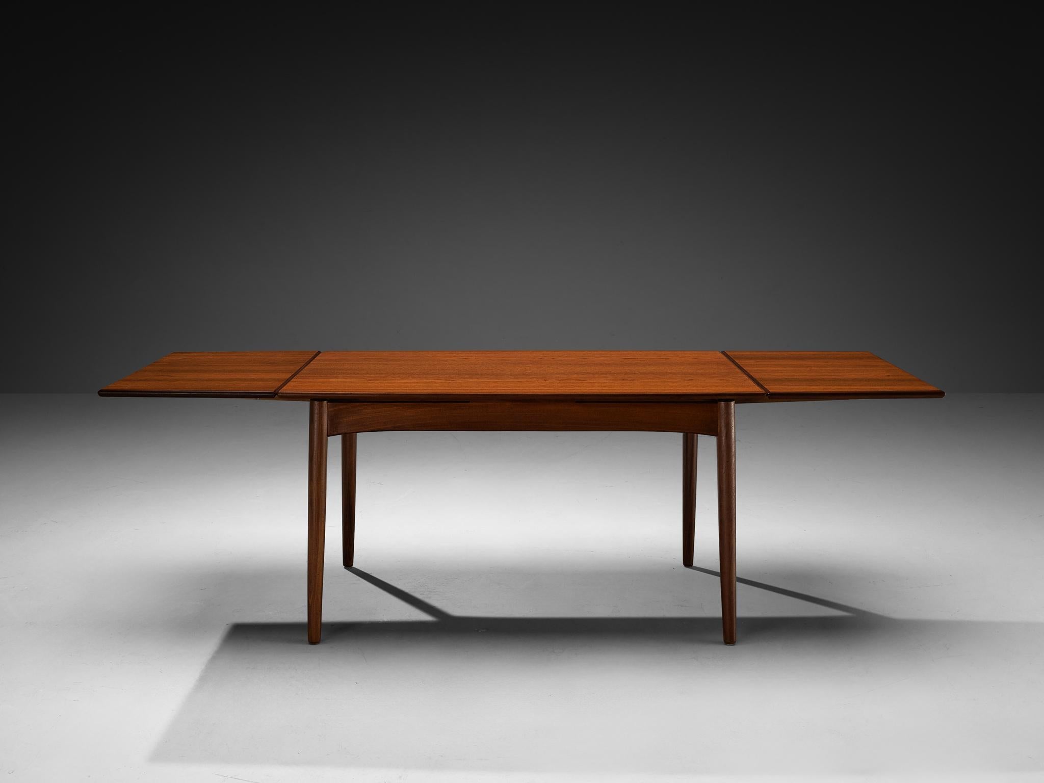 Børge Mogensen for Søborg Møbelfabrik Extendable Dining Table in Teak