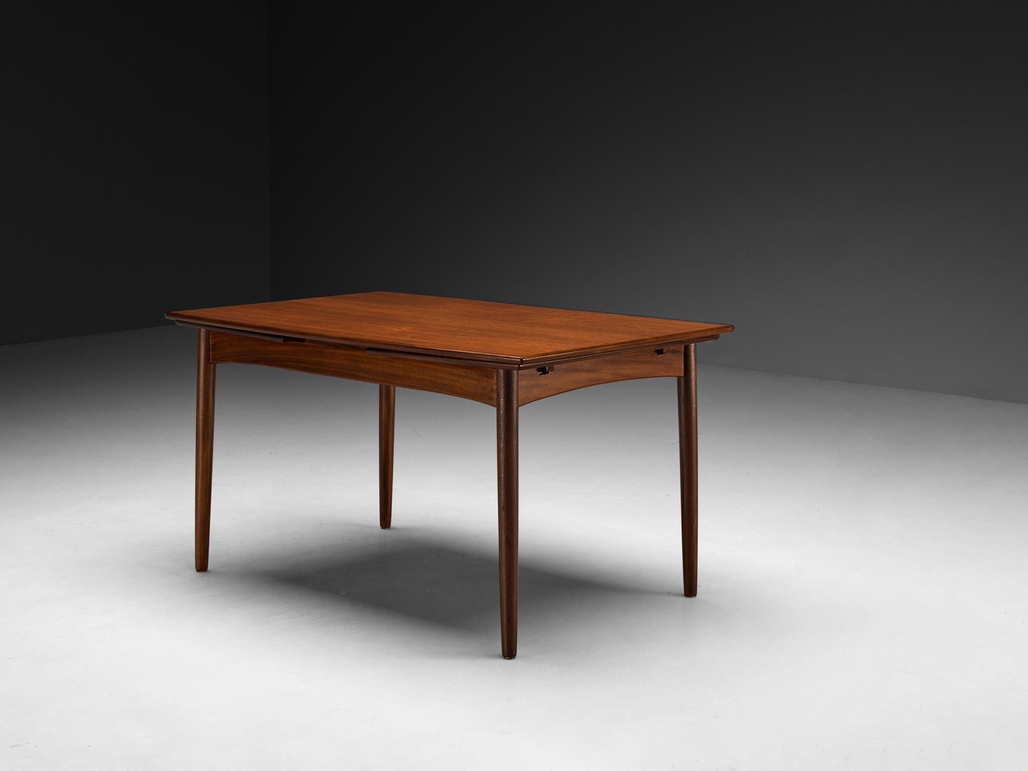 Børge Mogensen for Søborg Møbelfabrik Extendable Dining Table in Teak