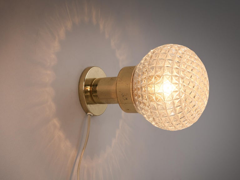 Charming Wall Light in Structured Glass and Brass