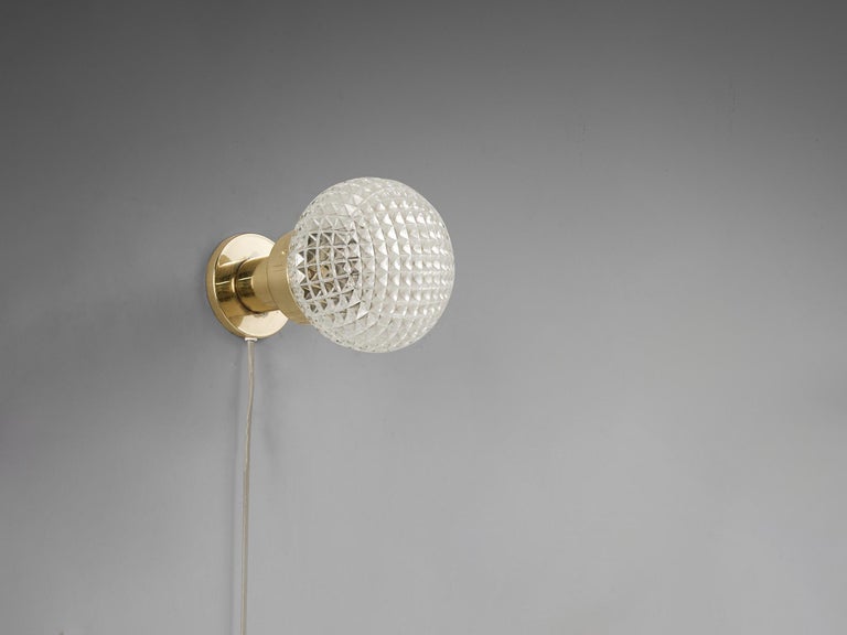 Charming Wall Light in Structured Glass and Brass