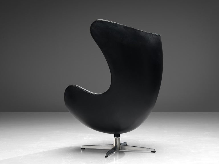 Arne Jacobsen for Fritz Hansen Early 'Egg' Lounge Chair in Black Leather