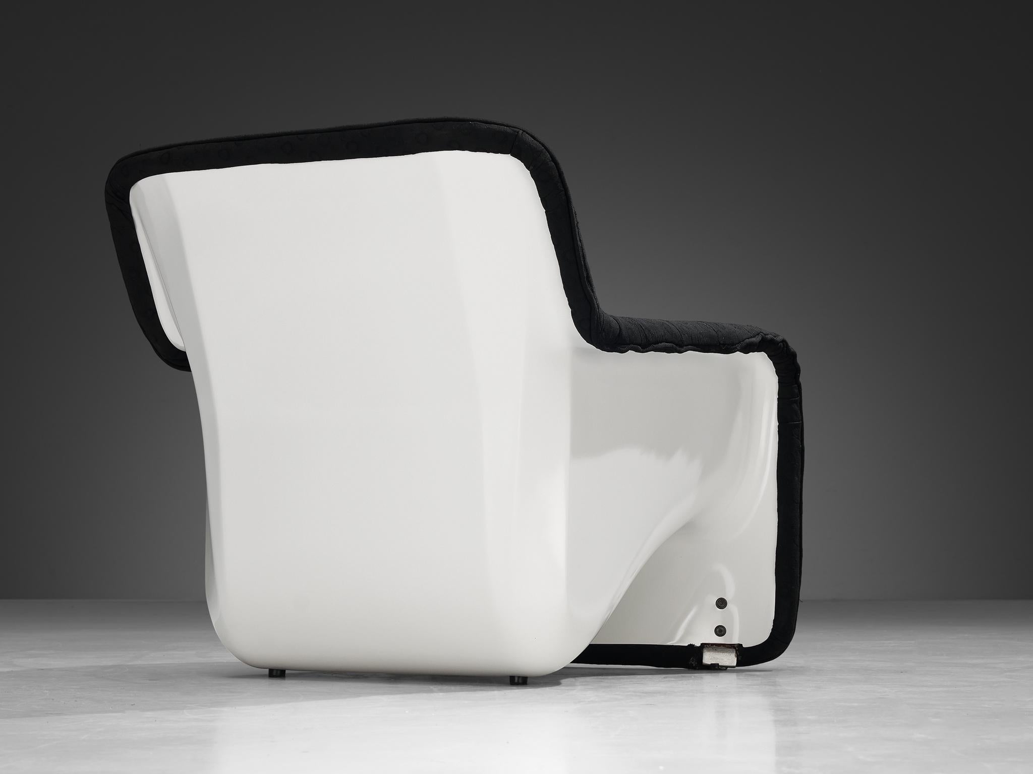 Carlo Bartoli for Arflex Pair of 'Bicia' Lounge Chairs in Fiberglass