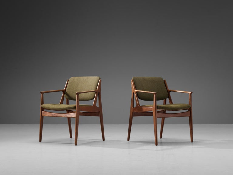 Arne Vodder for Vamo Møbelfabrik Pair of Armchairs in Teak and Green Fabric