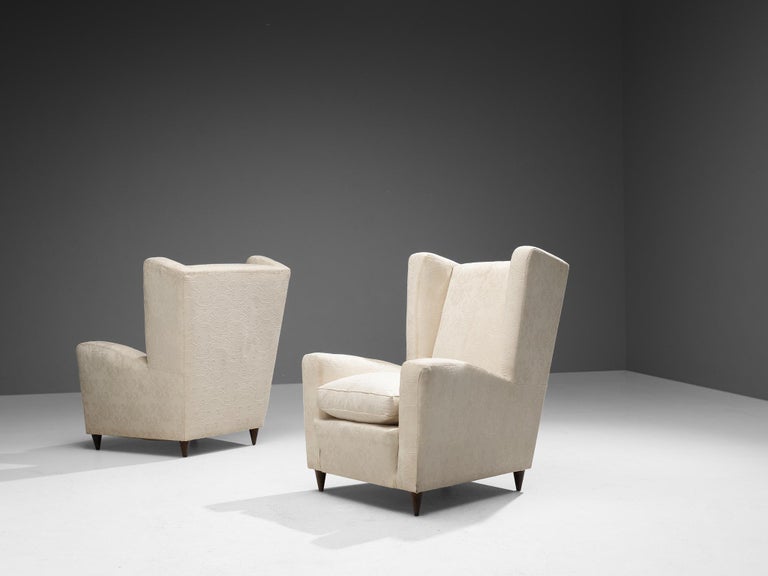 1950s Mid-Century Modern Italian Pair of Wingback Chairs in Off-White Upholstery