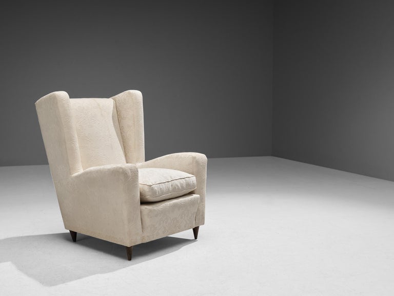 1950s Mid-Century Modern Italian Pair of Wingback Chairs in Off-White Upholstery