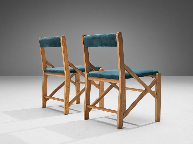 Italian Pair of Dining Chairs With Structural Frames in Oak