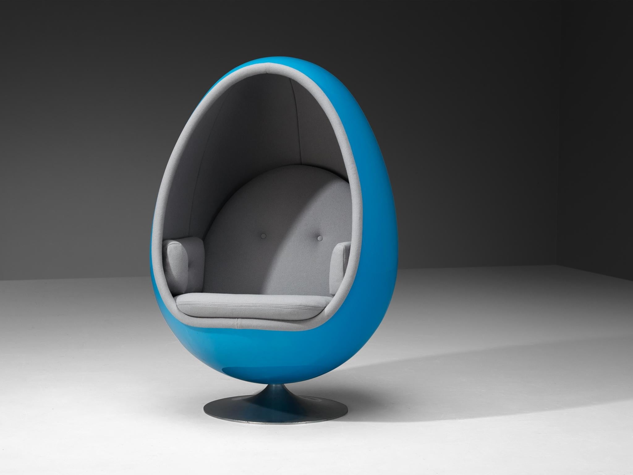 Thor Larsen for Torlan Staffanstorp 'Ovalia' Egg Chair in Blue Fiberglass