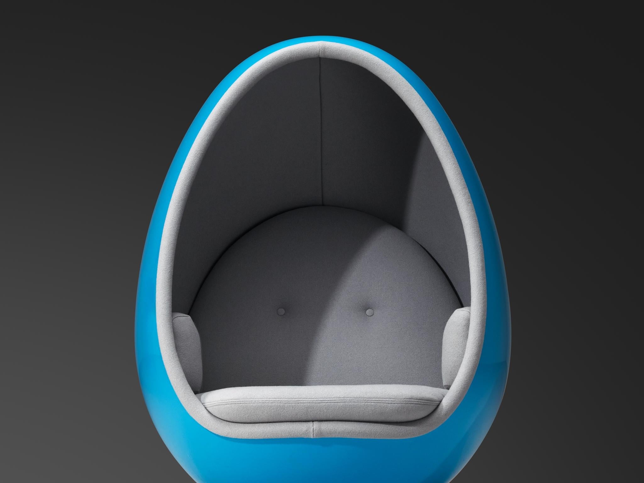 Thor Larsen for Torlan Staffanstorp 'Ovalia' Egg Chair in Blue Fiberglass