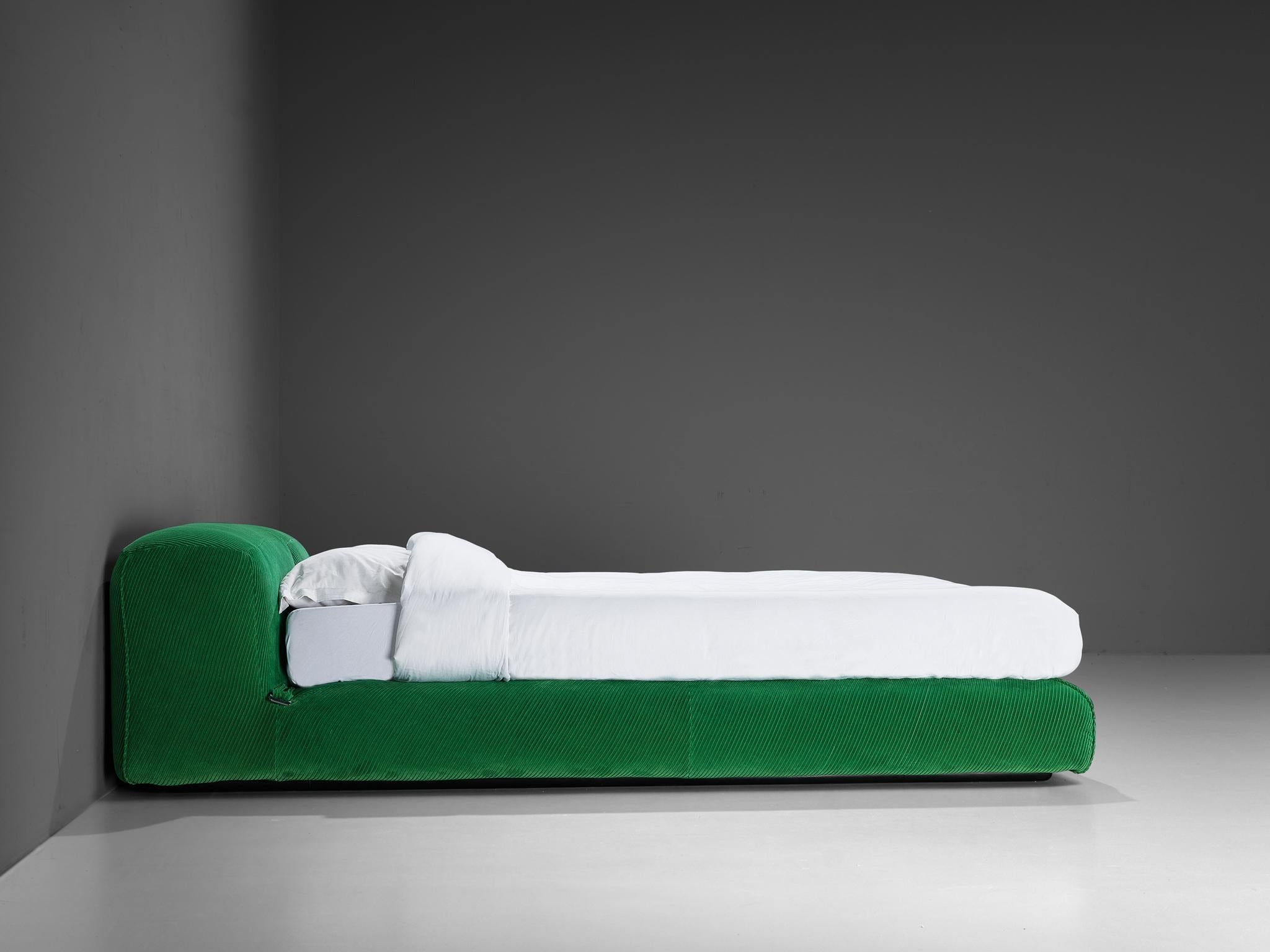 Rare Mario Bellini for Cassina 'Le Mura' Double Bed in Green Upholstery