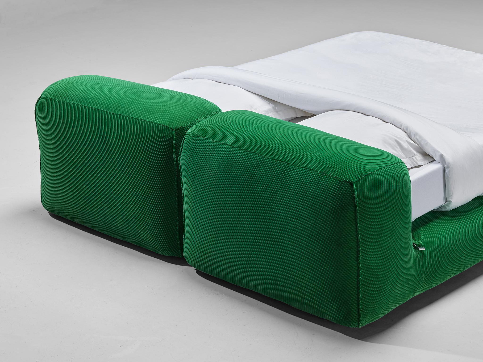 Rare Mario Bellini for Cassina 'Le Mura' Double Bed in Green Upholstery