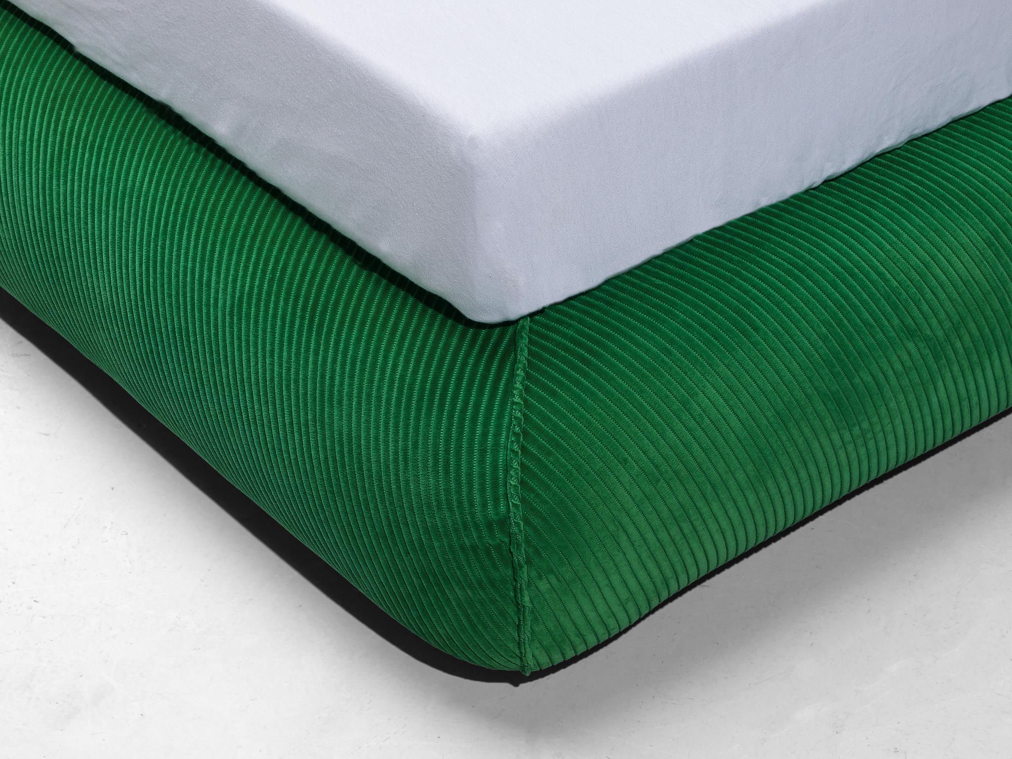 Rare Mario Bellini for Cassina 'Le Mura' Double Bed in Green Upholstery