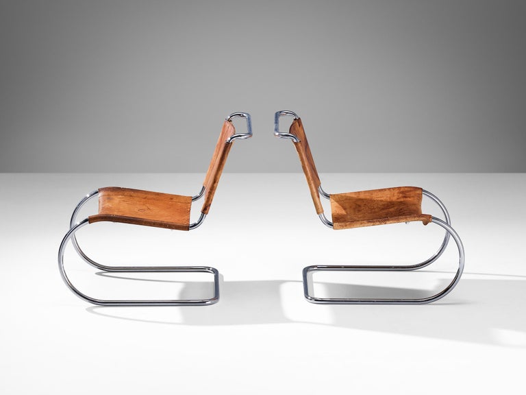 Pair of Cantilever Chairs in Cognac Leather and Chrome-plated Steel