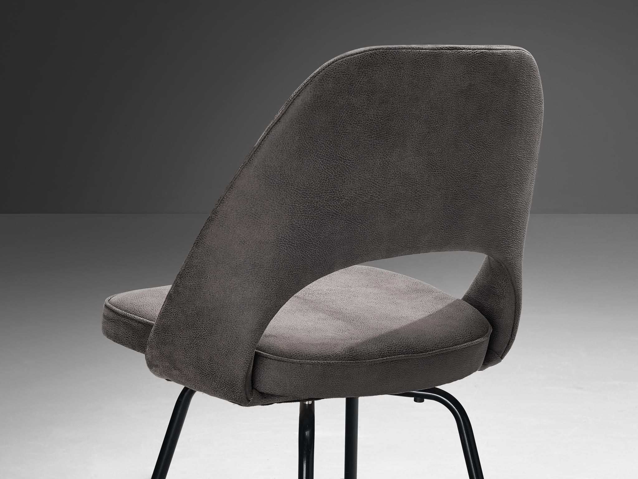 Eero Saarinen for Knoll Dining Chair in Grey Leather and Black Metal