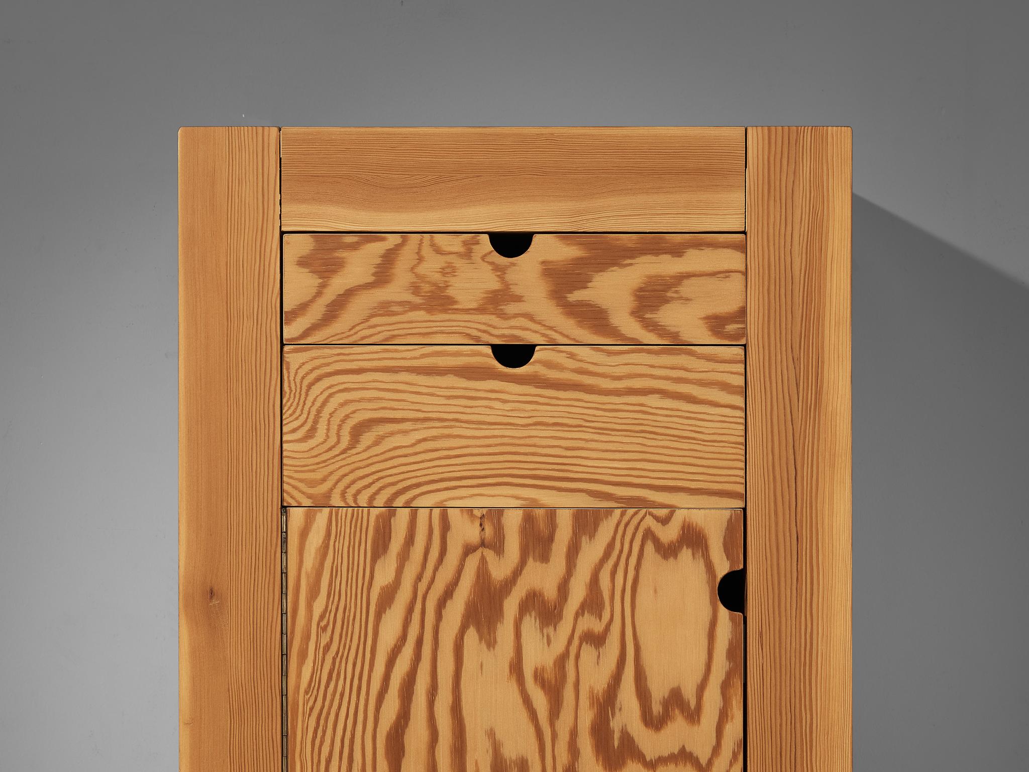 Cubical Cabinets in Oregon Pine