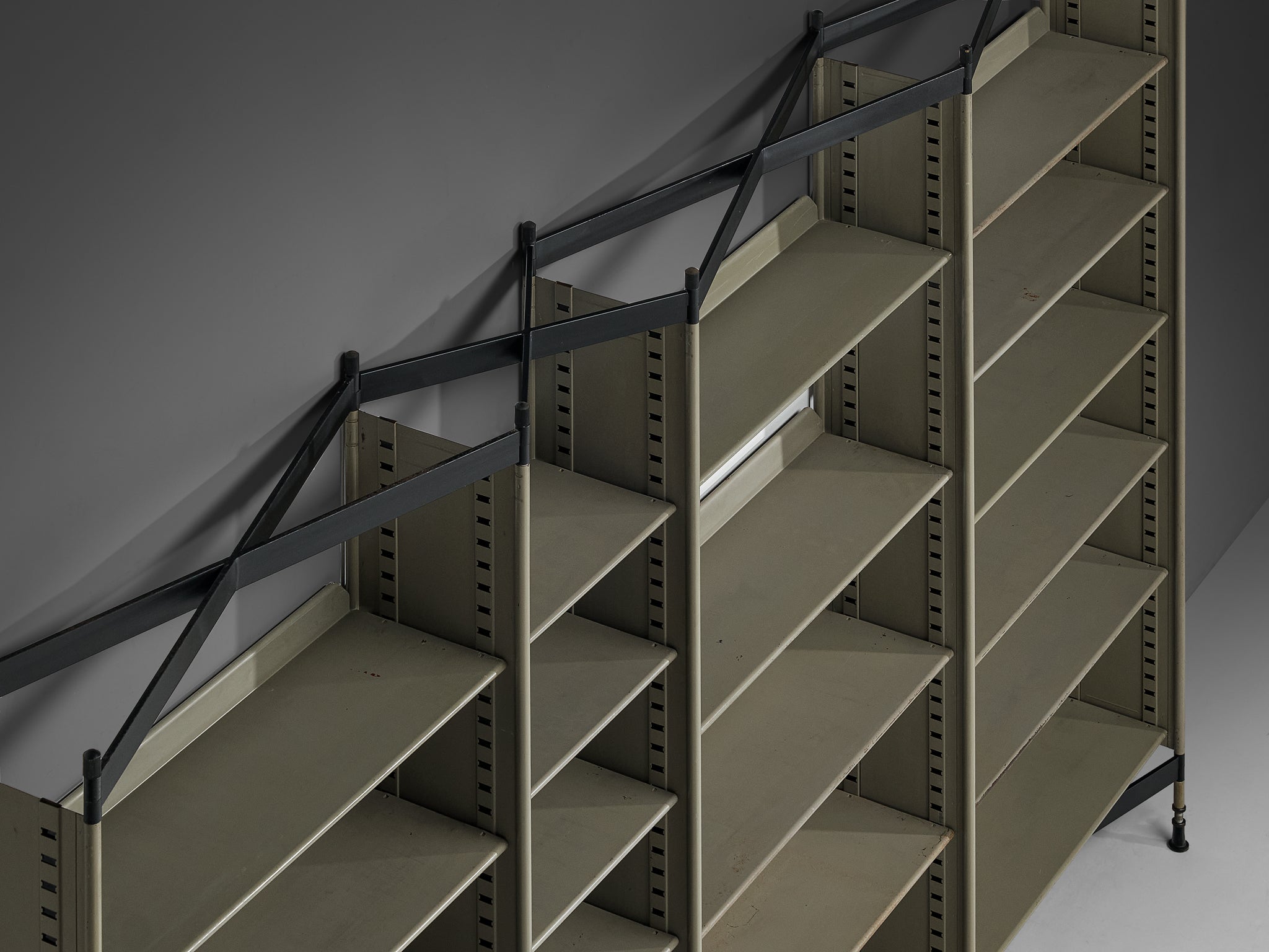 Studio BBPR for Olivetti 'Spazio' Large Shelving System in Grey Steel