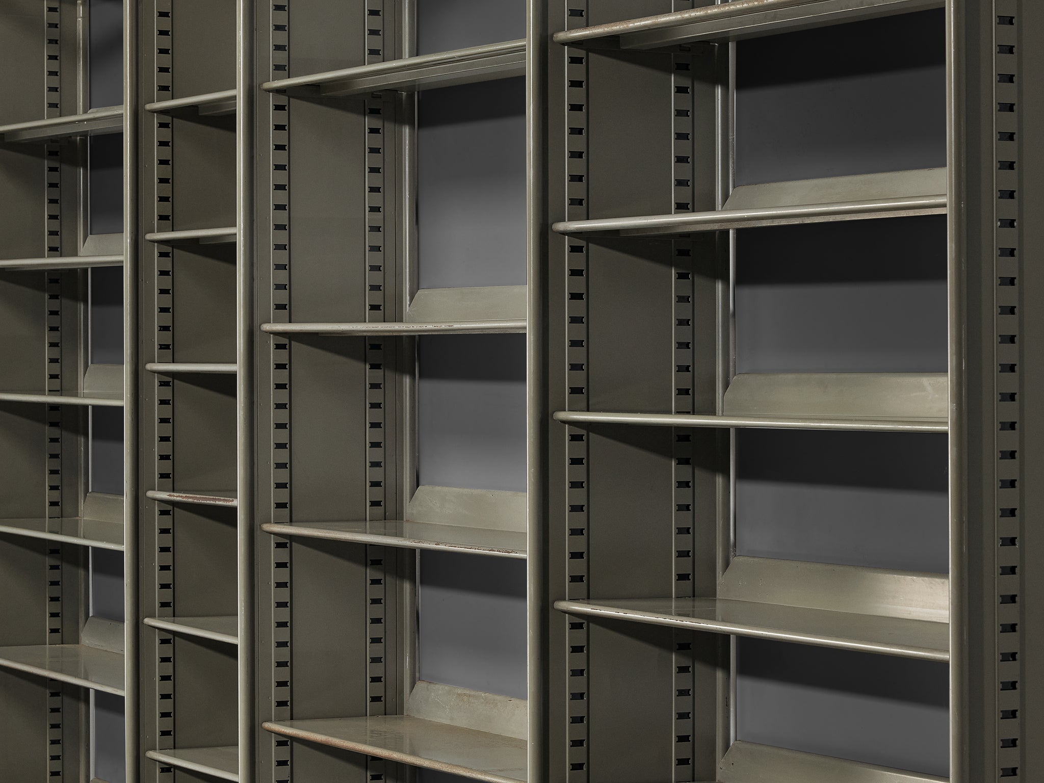 Studio BBPR for Olivetti 'Spazio' Large Shelving System in Grey Steel