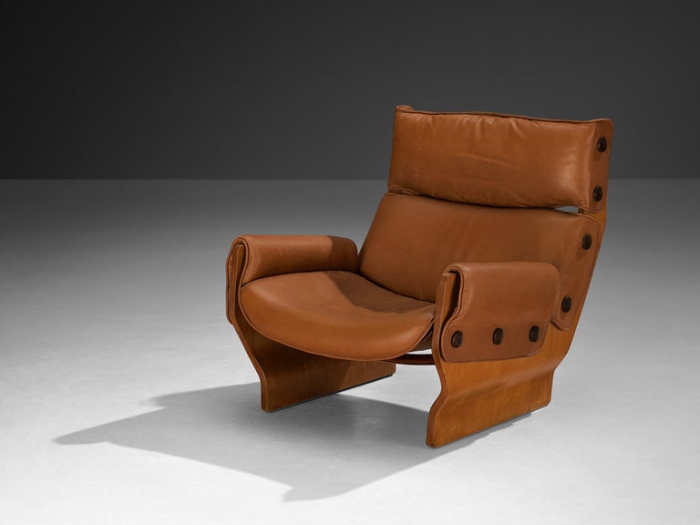 Osvaldo Borsani for Tecno 'Canada' Lounge Chair in Leather