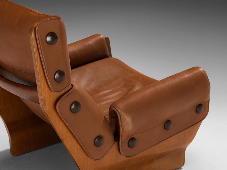 Osvaldo Borsani for Tecno 'Canada' Lounge Chair in Leather