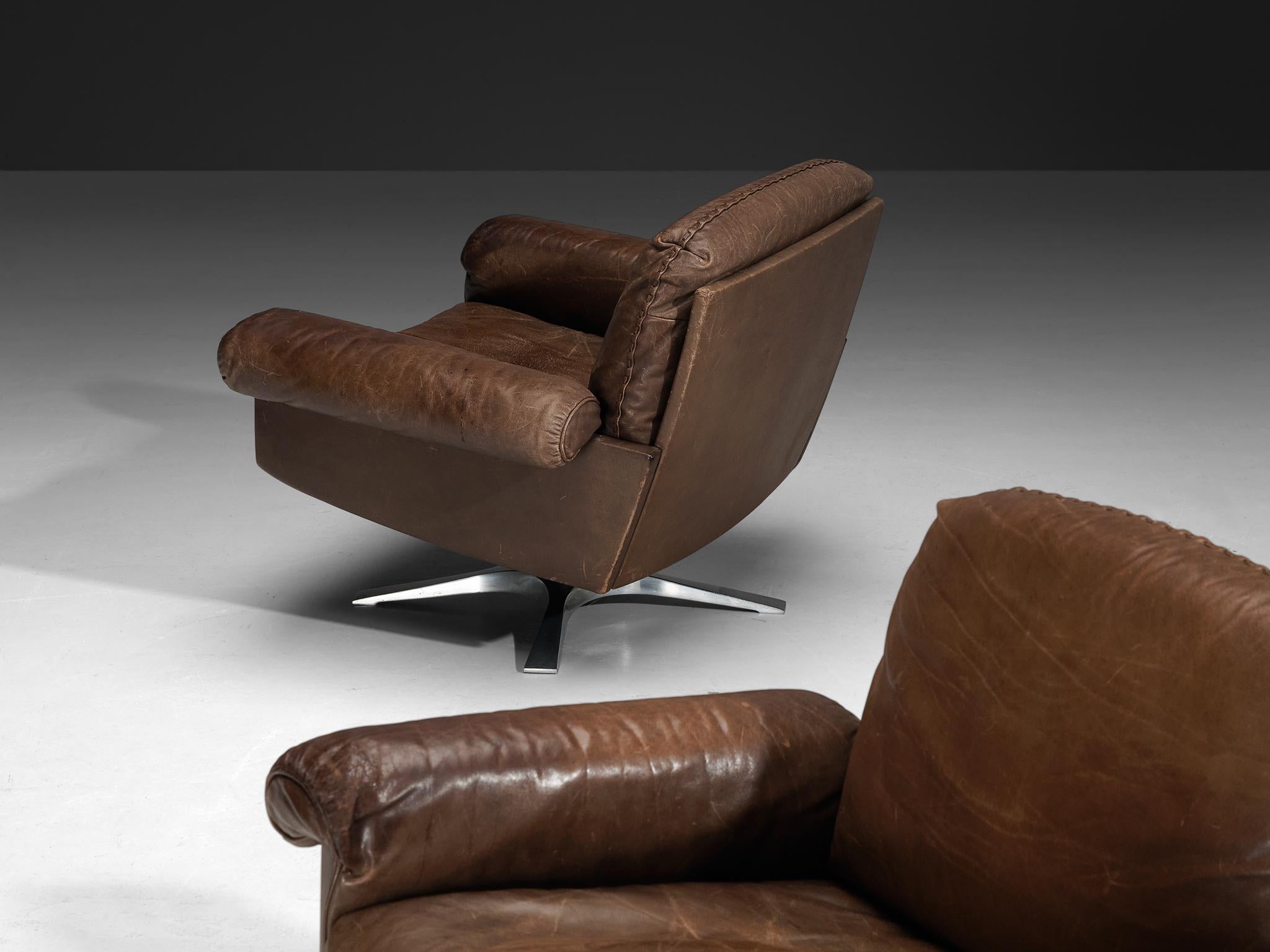 De Sede 'DS-31' Pair of Swivel Armchairs in Brown Leather