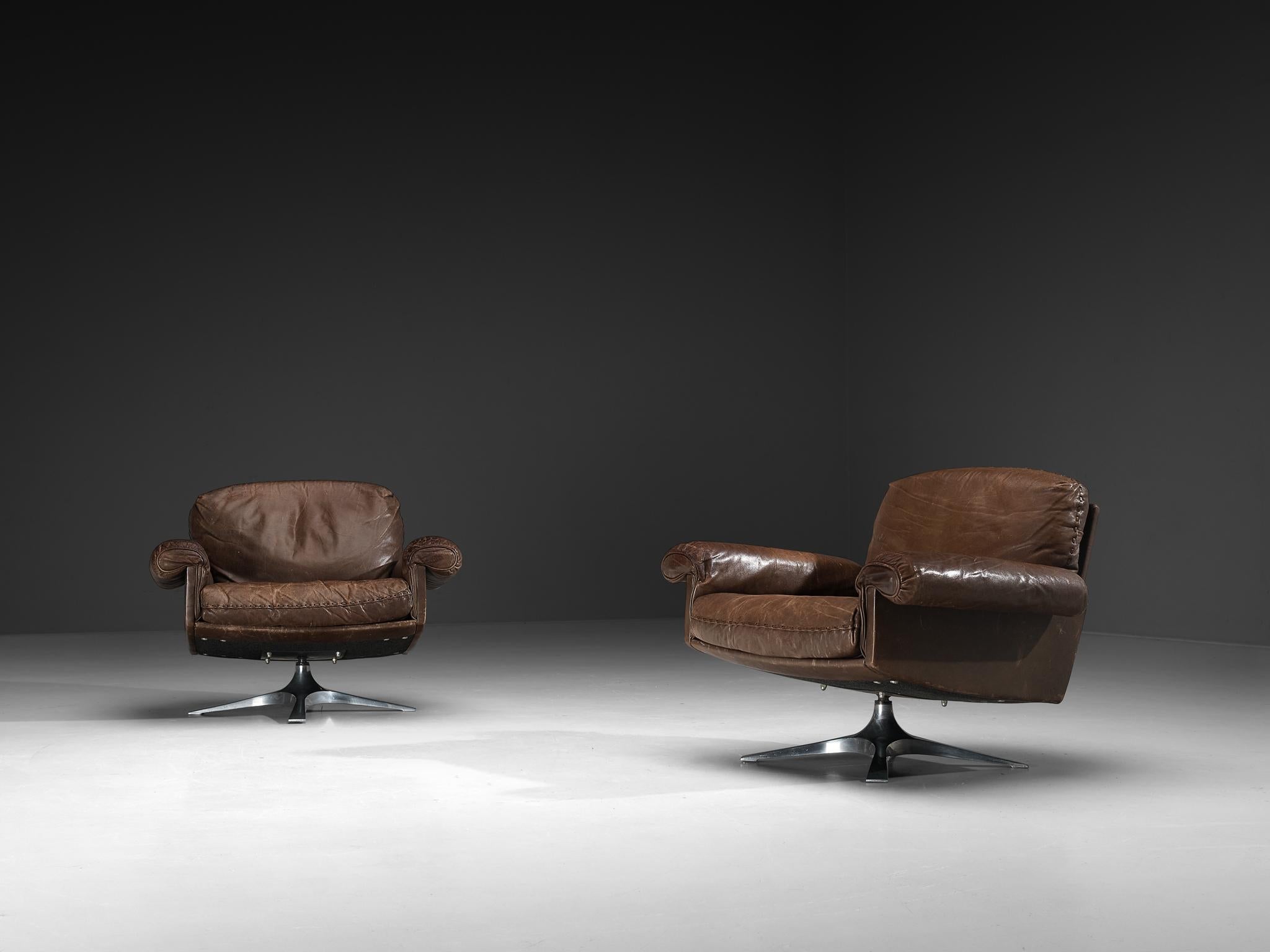 De Sede 'DS-31' Pair of Swivel Armchairs in Brown Leather