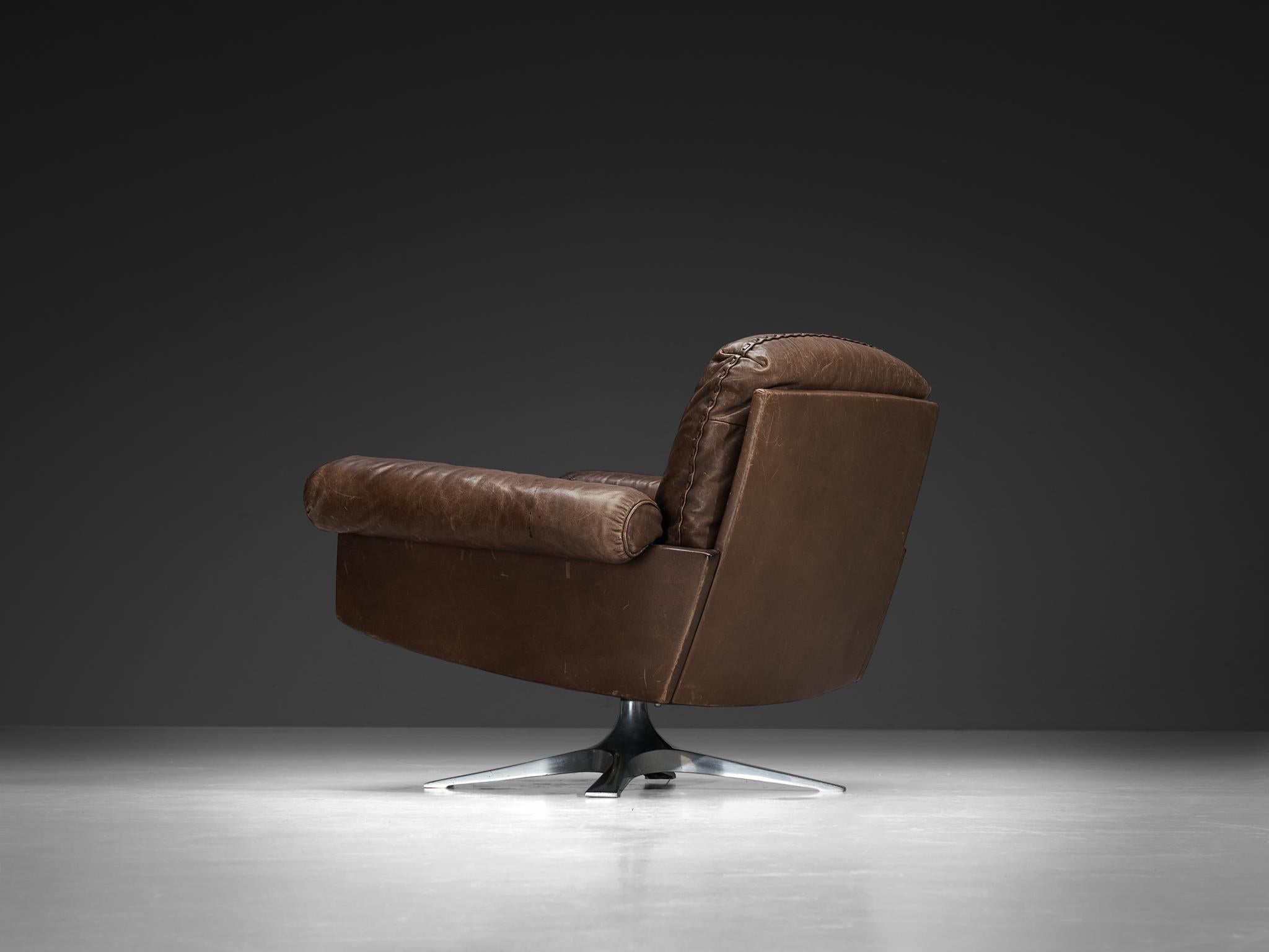 De Sede 'DS-31' Pair of Swivel Armchairs in Brown Leather