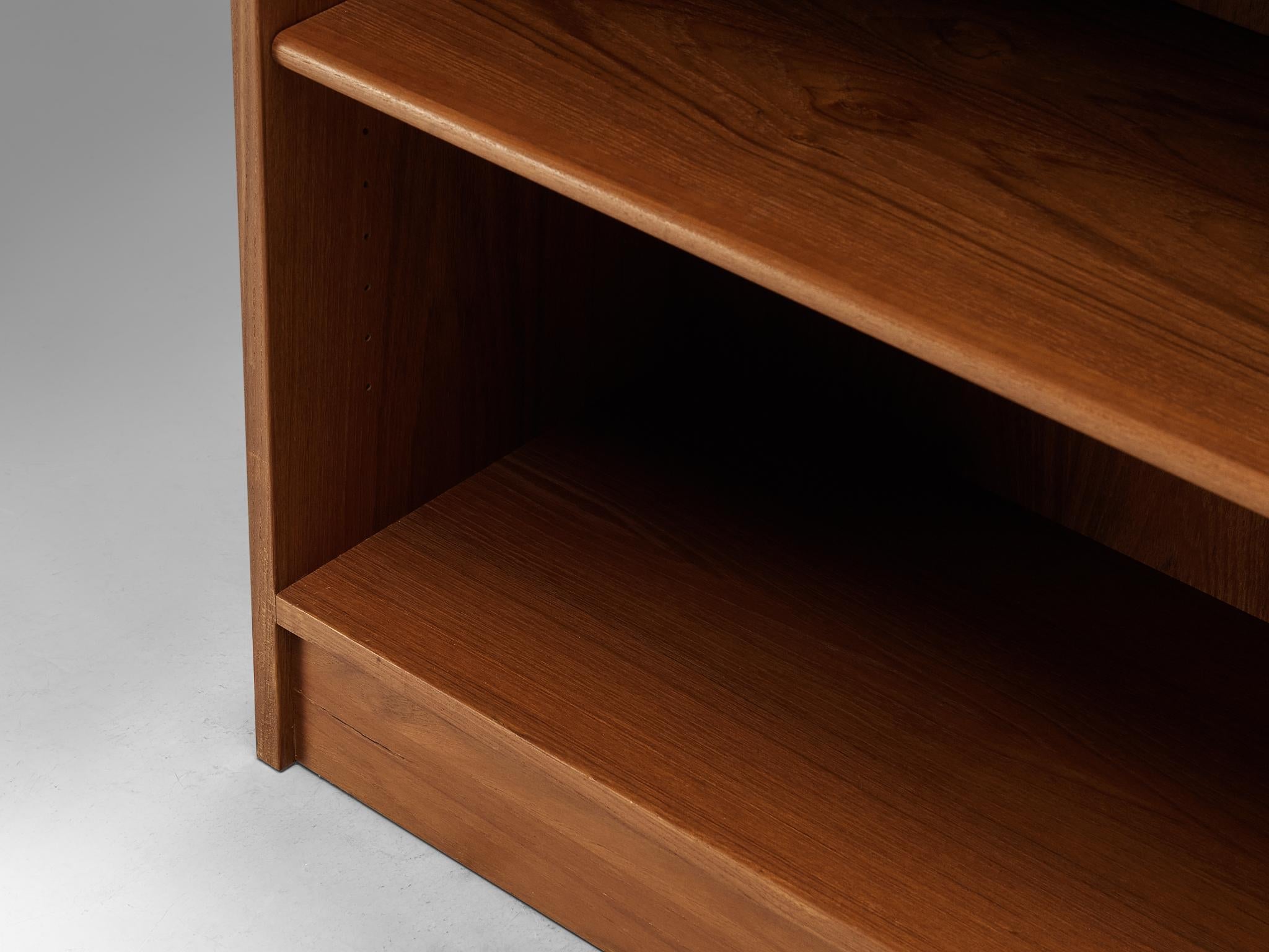 Hans Wegner for RY Møbler Open Cabinet with Shelves 'RY100' in Teak