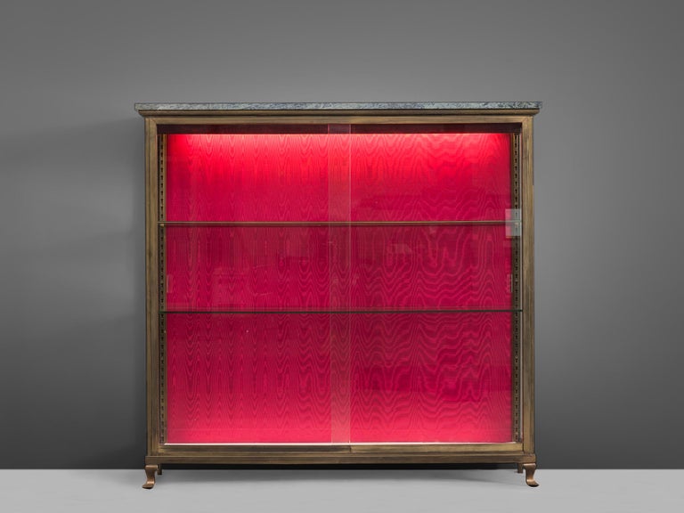 French Vitrine in Red Silk Moiré and Green Marble