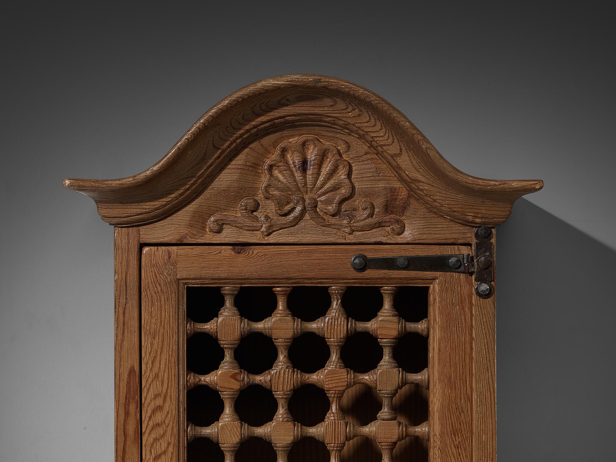 Biosca Brutalist Highboard in Stained Pine