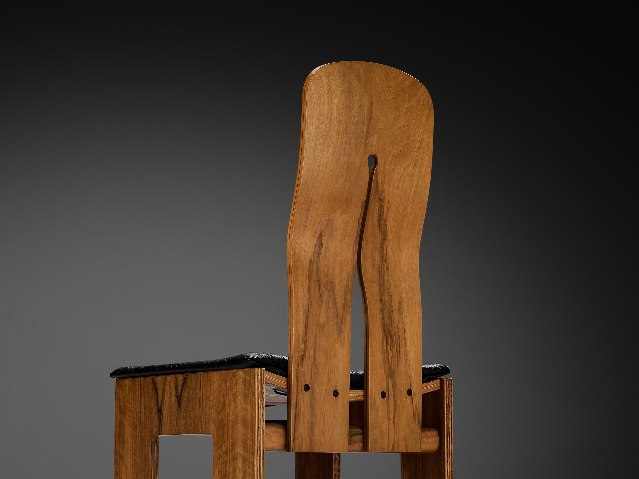 Carlo Scarpa for Bernini Set of Six Dining Chairs in Walnut and Leather