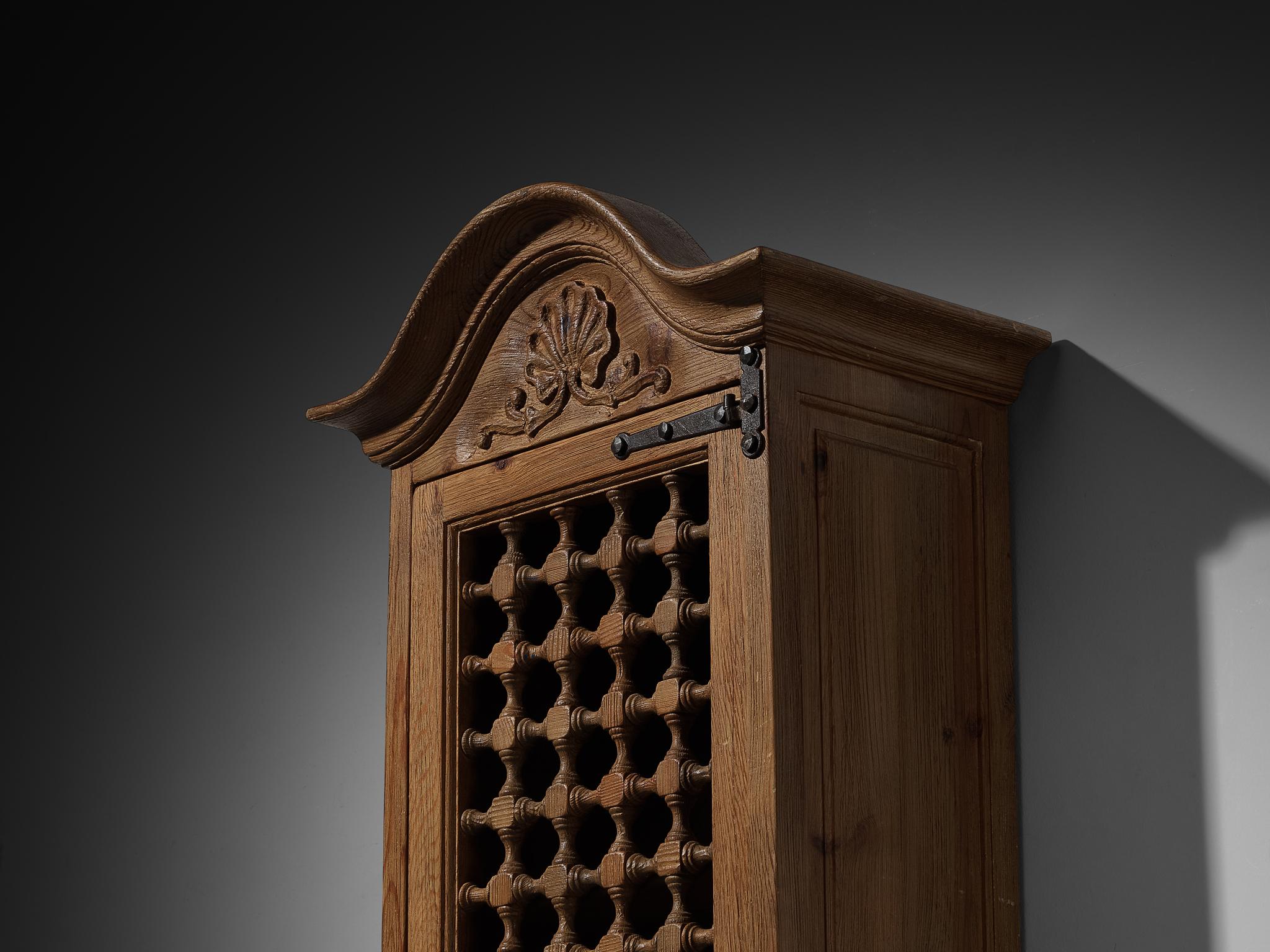 Biosca Brutalist Highboard in Stained Pine