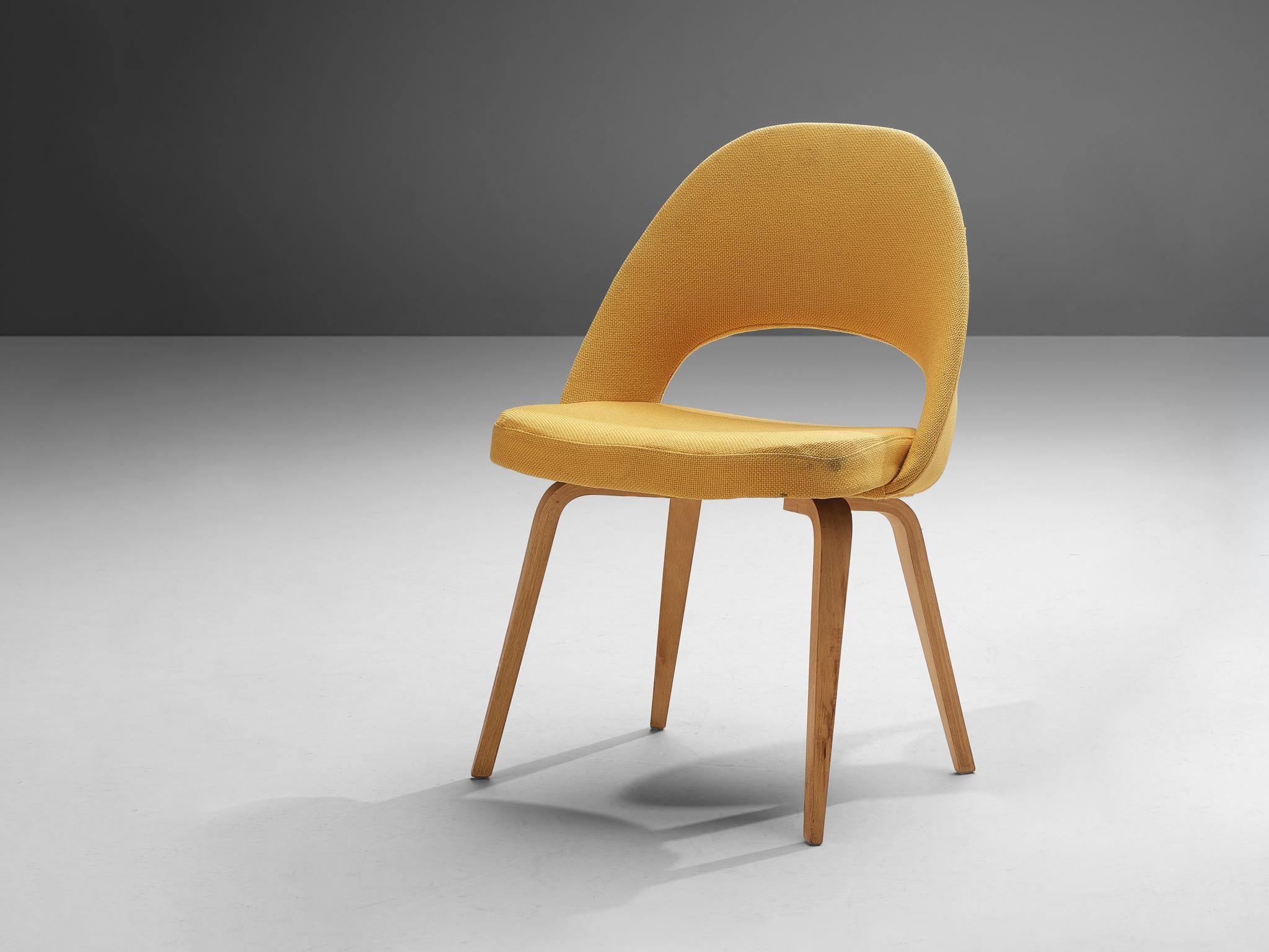 Eero Saarinen for Knoll 'Executive' Dining Chair in Ocher Yellow Upholstery