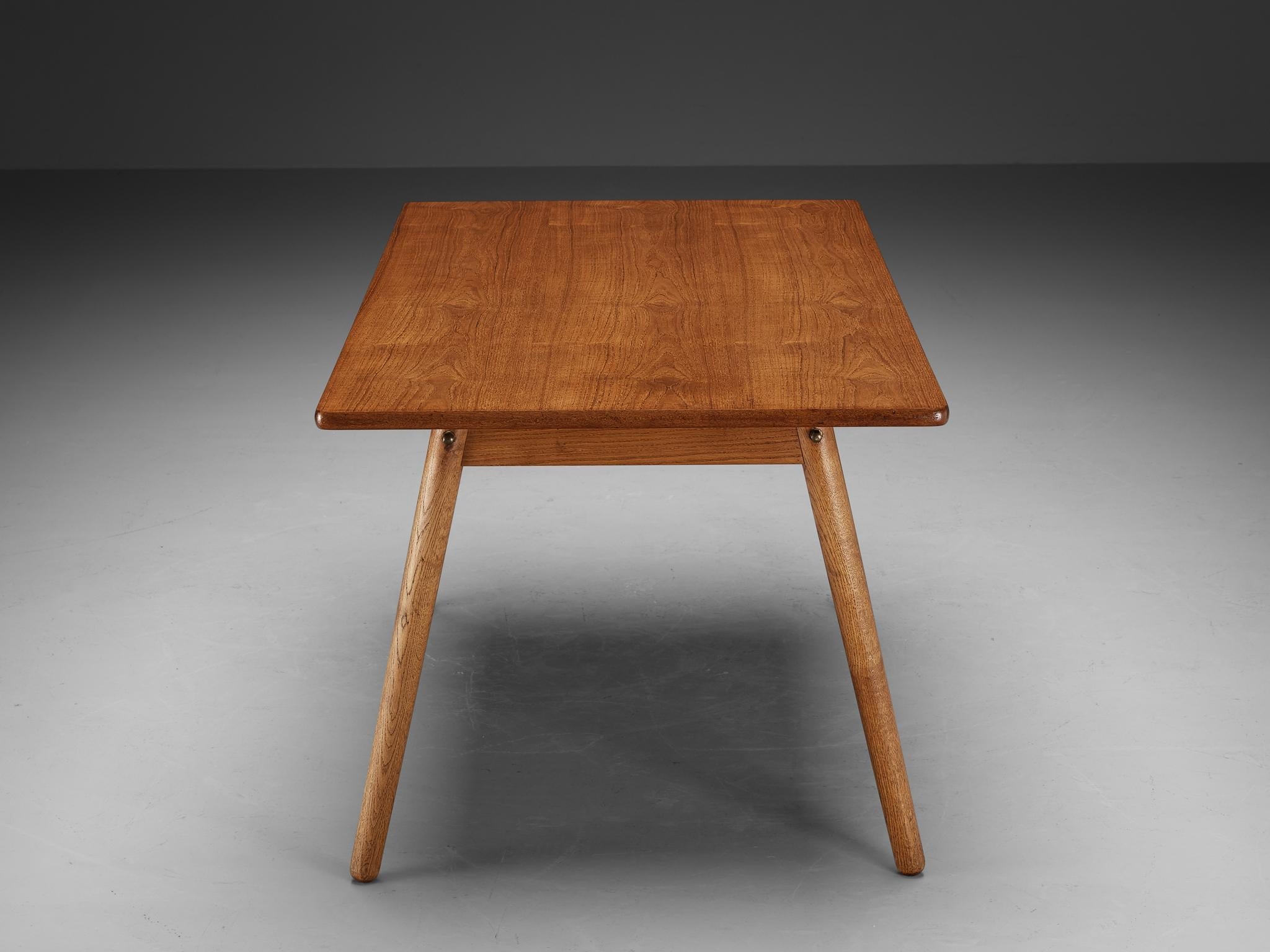 Simplistic Dining Table in Teak and Oak