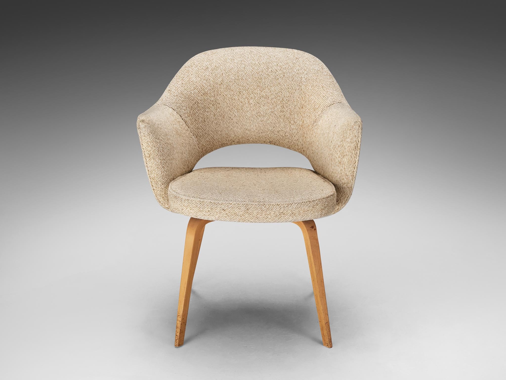 Eero Saarinen for Knoll 'Executive' Armchair in Beige Creme Fabric and Oak