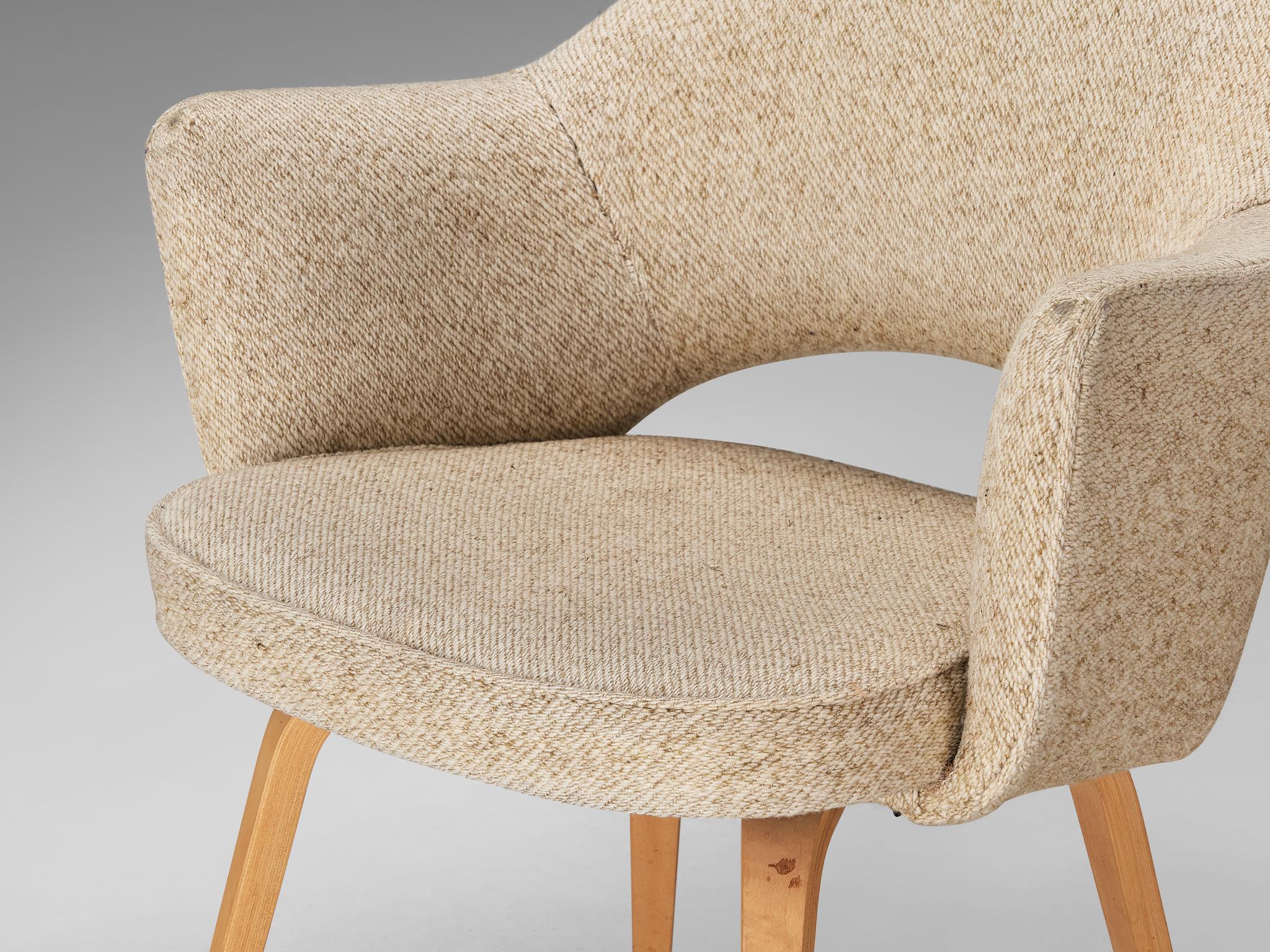 Eero Saarinen for Knoll 'Executive' Armchair in Beige Creme Fabric and Oak