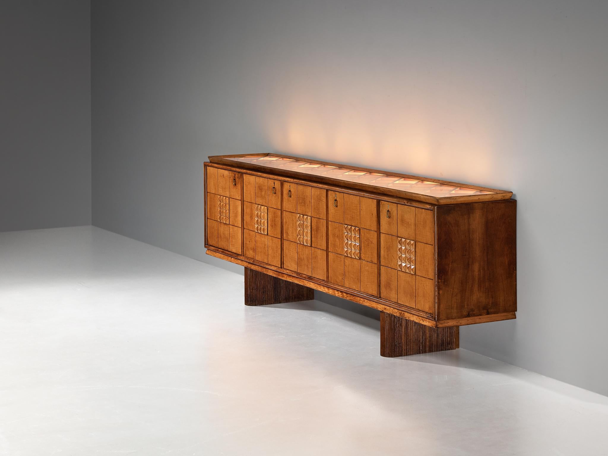 Small art shop deco sideboard