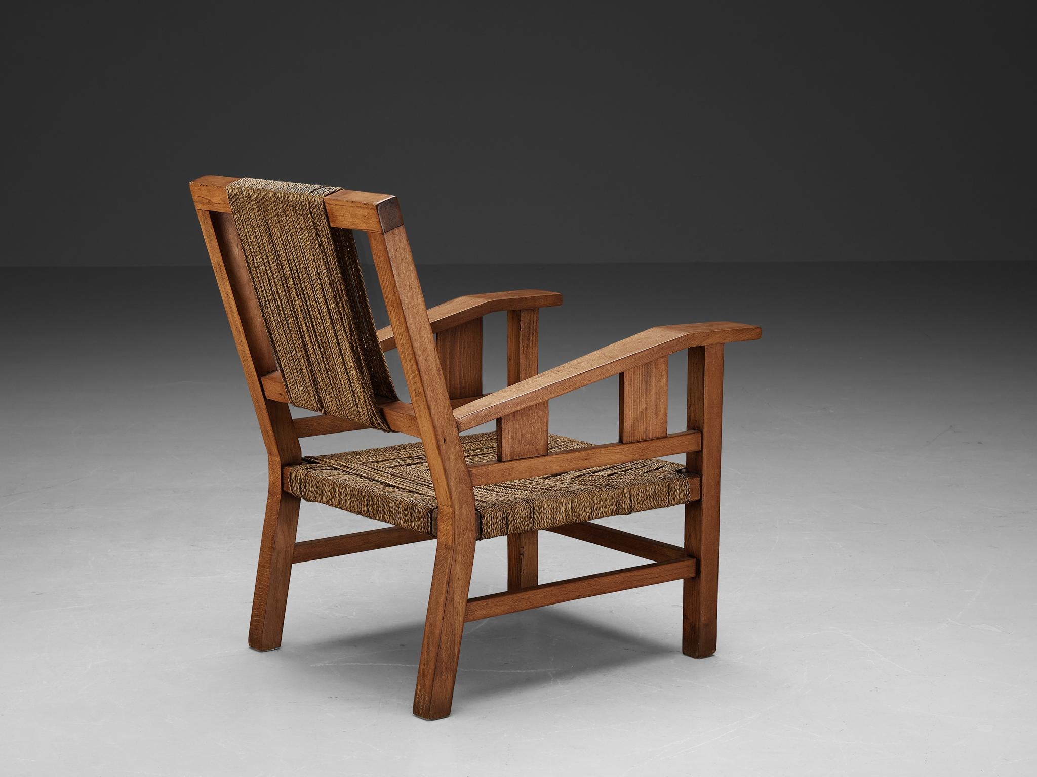 Woven straw store chair